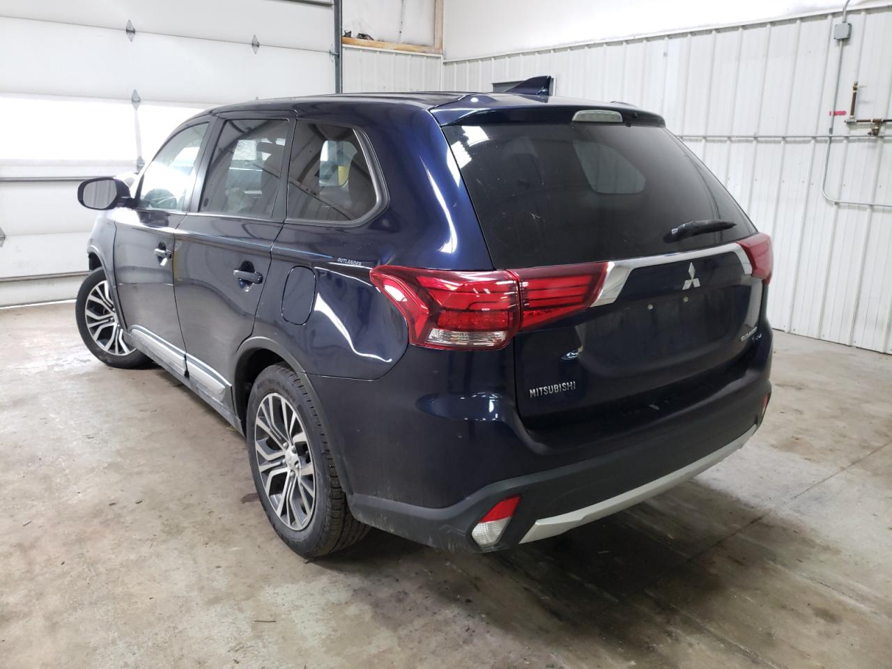 Photo 3 from auction – 2017 MITSUBISHI OUTLANDER with VIN JA4AD2A38HZ067783