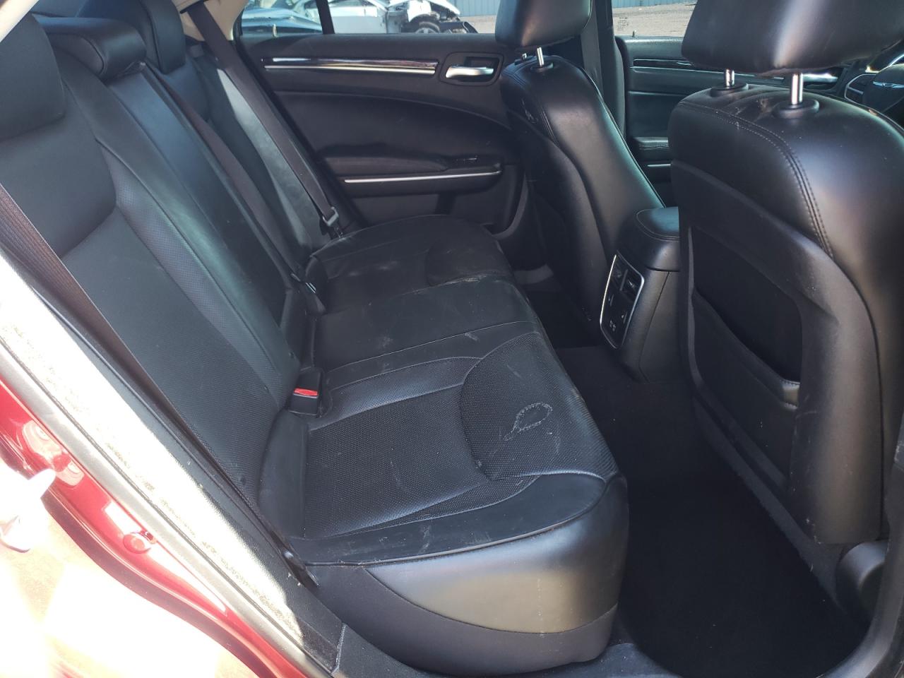 Photo 6 from auction – 2019 CHRYSLER 300 LIMITE with VIN 2C3CCAEG3KH559934