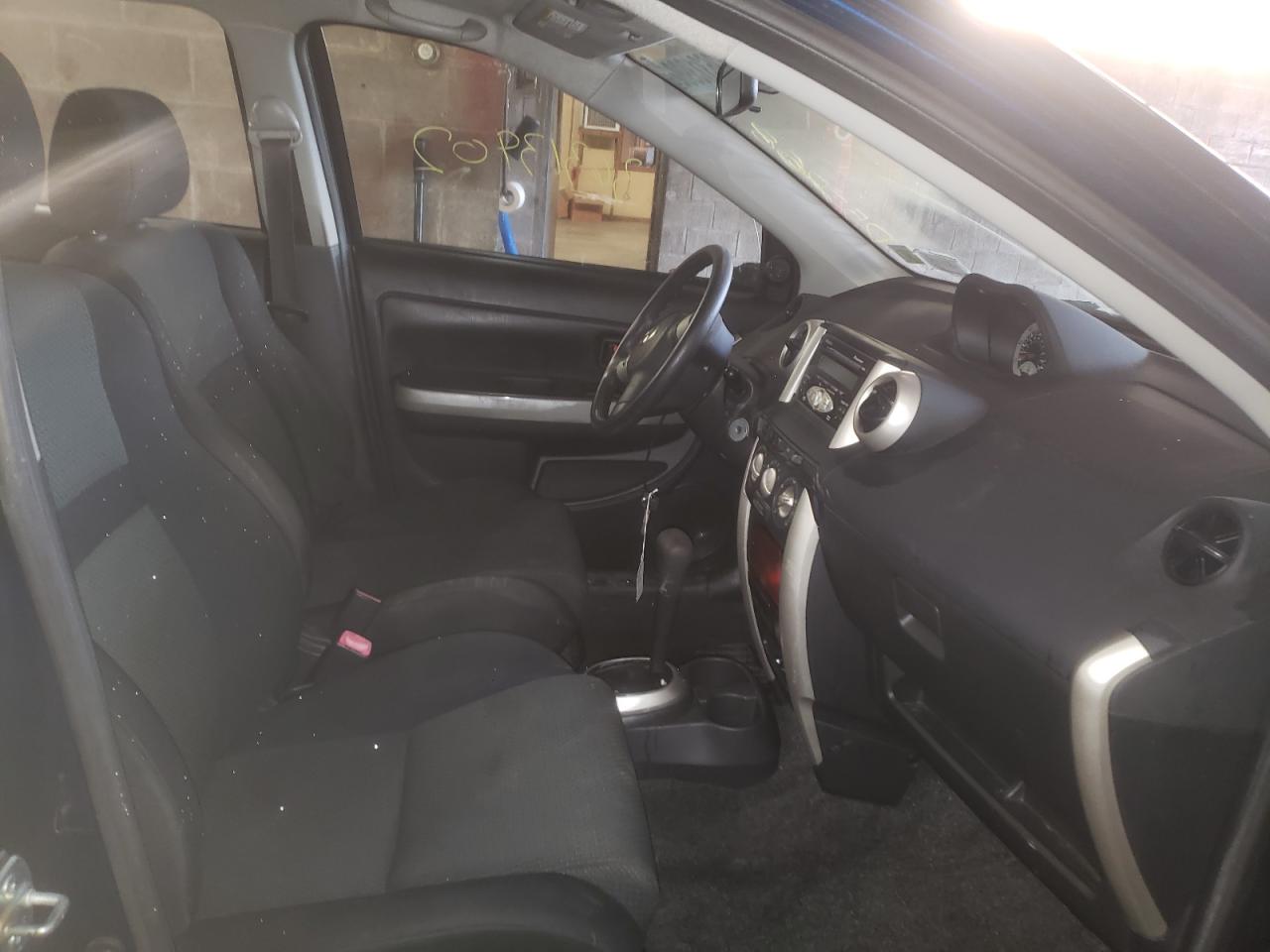 Photo 5 from auction – 2006 TOYOTA SCION XA with VIN JTKKT624660145693
