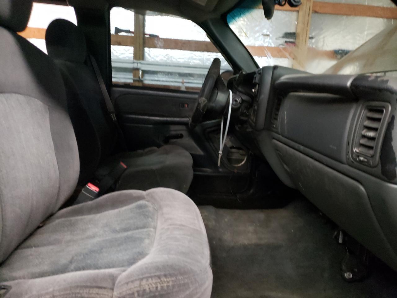 Photo 5 from auction – 2002 CHEVROLET SILVERADO with VIN 2GCEK19V621226586