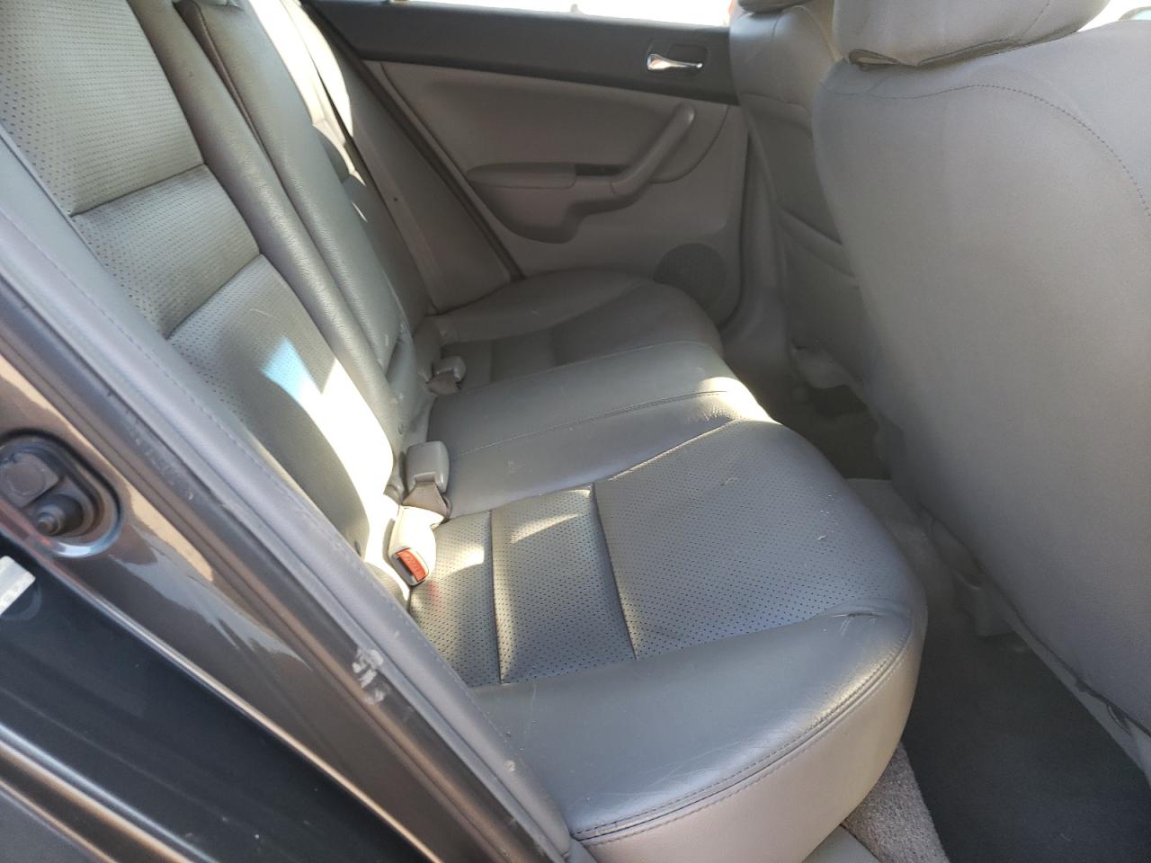 Photo 6 from auction – 2004 ACURA TSX with VIN JH4CL96864C014560