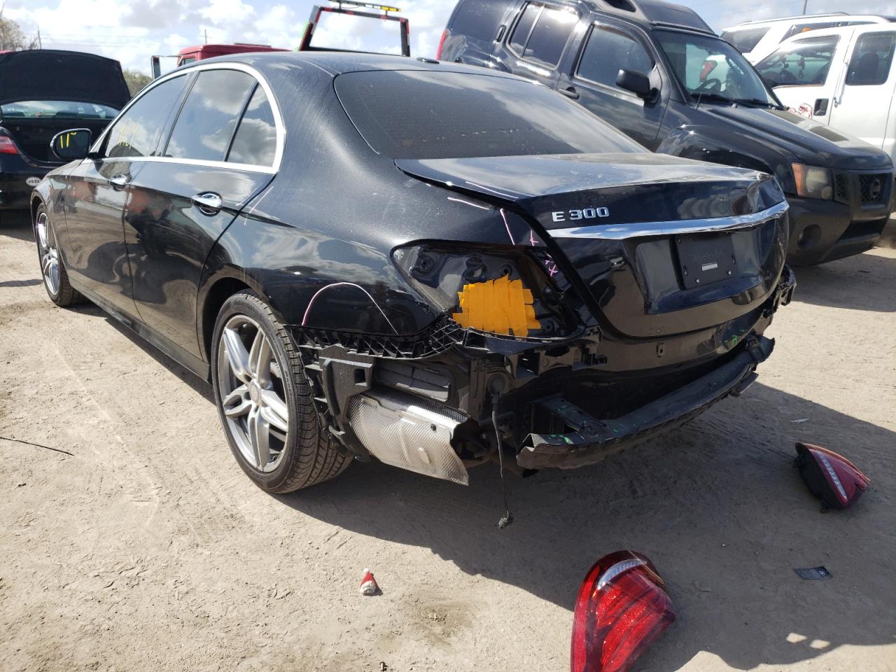 Photo 3 from auction – 2017 MERCEDES-BENZ E 300 with VIN WDDZF4JB4HA184108