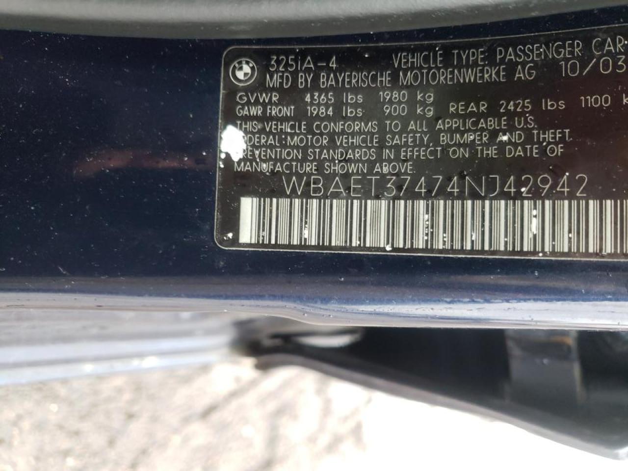 Photo 10 from auction – 2004 BMW 325 I with VIN WBAET37474NJ42942