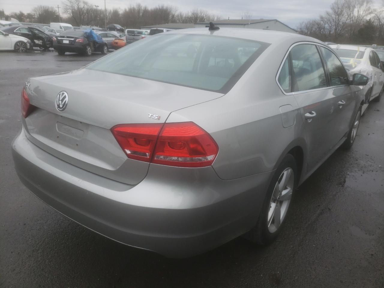 Photo 4 from auction – 2014 VOLKSWAGEN PASSAT S with VIN 1VWAT7A39EC022546