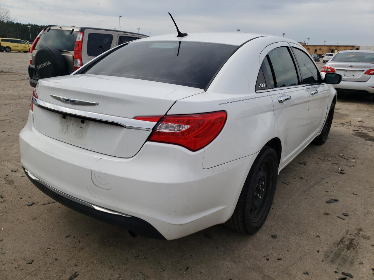 Photo 4 from auction – 2014 CHRYSLER 200 LX with VIN 1C3CCBAB5EN210222