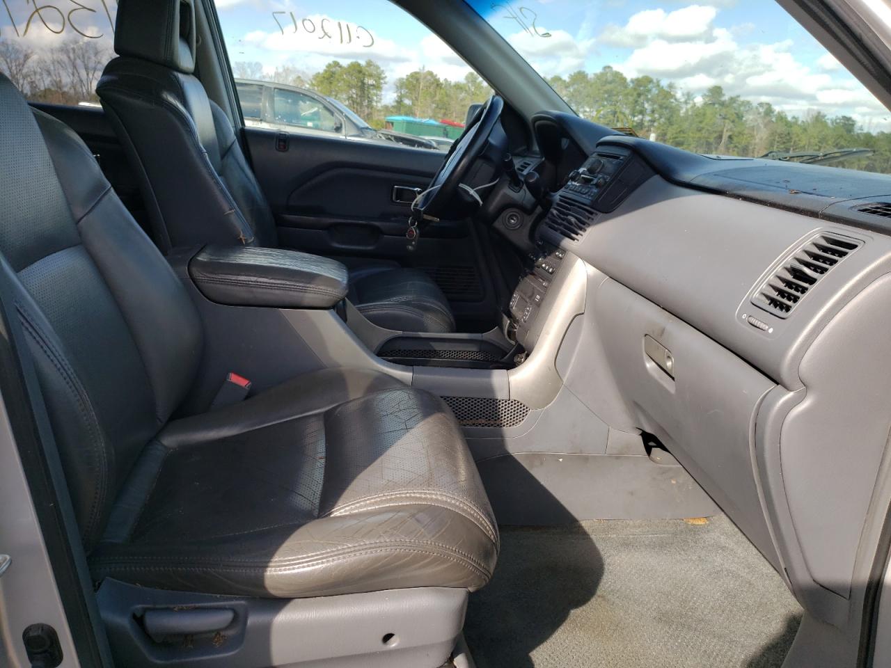 Photo 5 from auction – 2004 HONDA PILOT EXL with VIN 2HKYF18644H542288