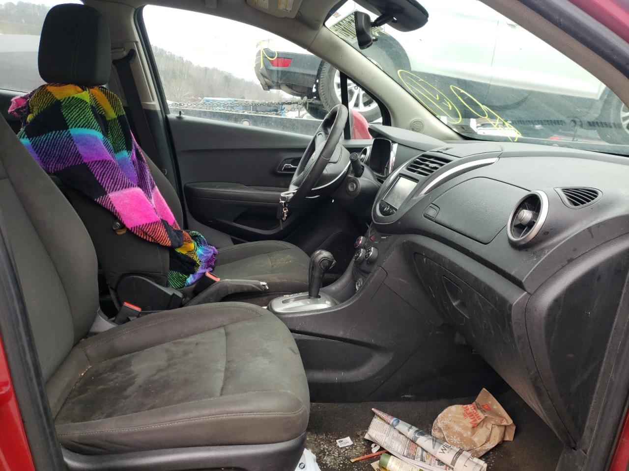 Photo 5 from auction – 2015 CHEVROLET TRAX LS with VIN KL7CJKSB0FB187643