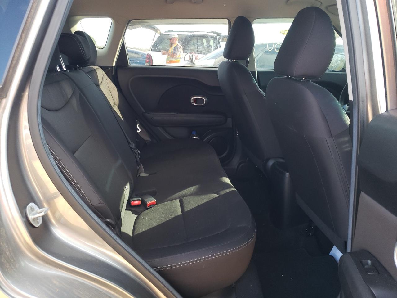 Photo 6 from auction – 2015 KIA SOUL with VIN KNDJN2A23F7199952
