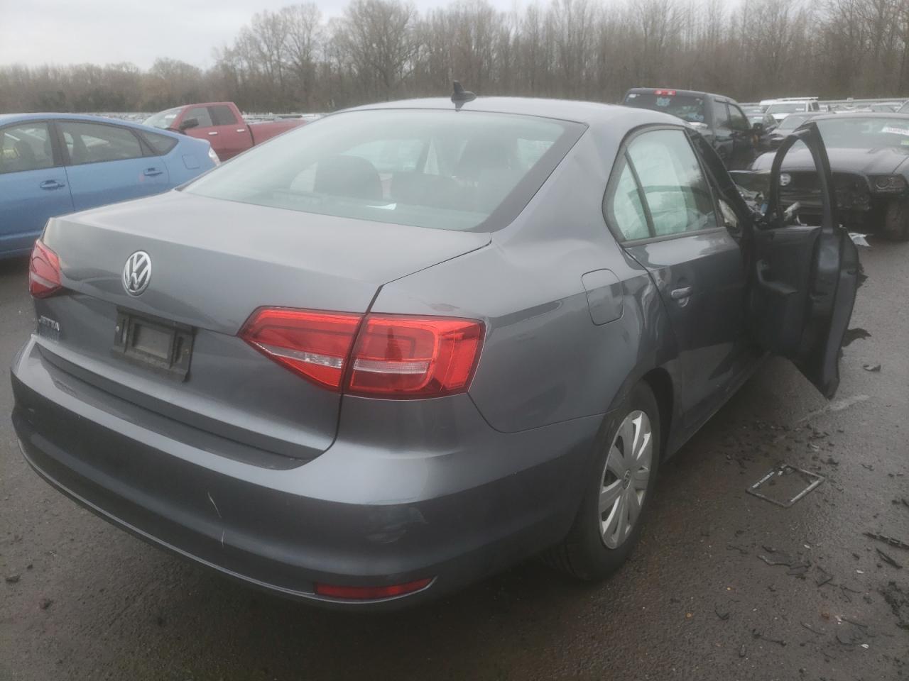 Photo 4 from auction – 2015 VOLKSWAGEN JETTA BASE with VIN 3VW2K7AJ7FM344768