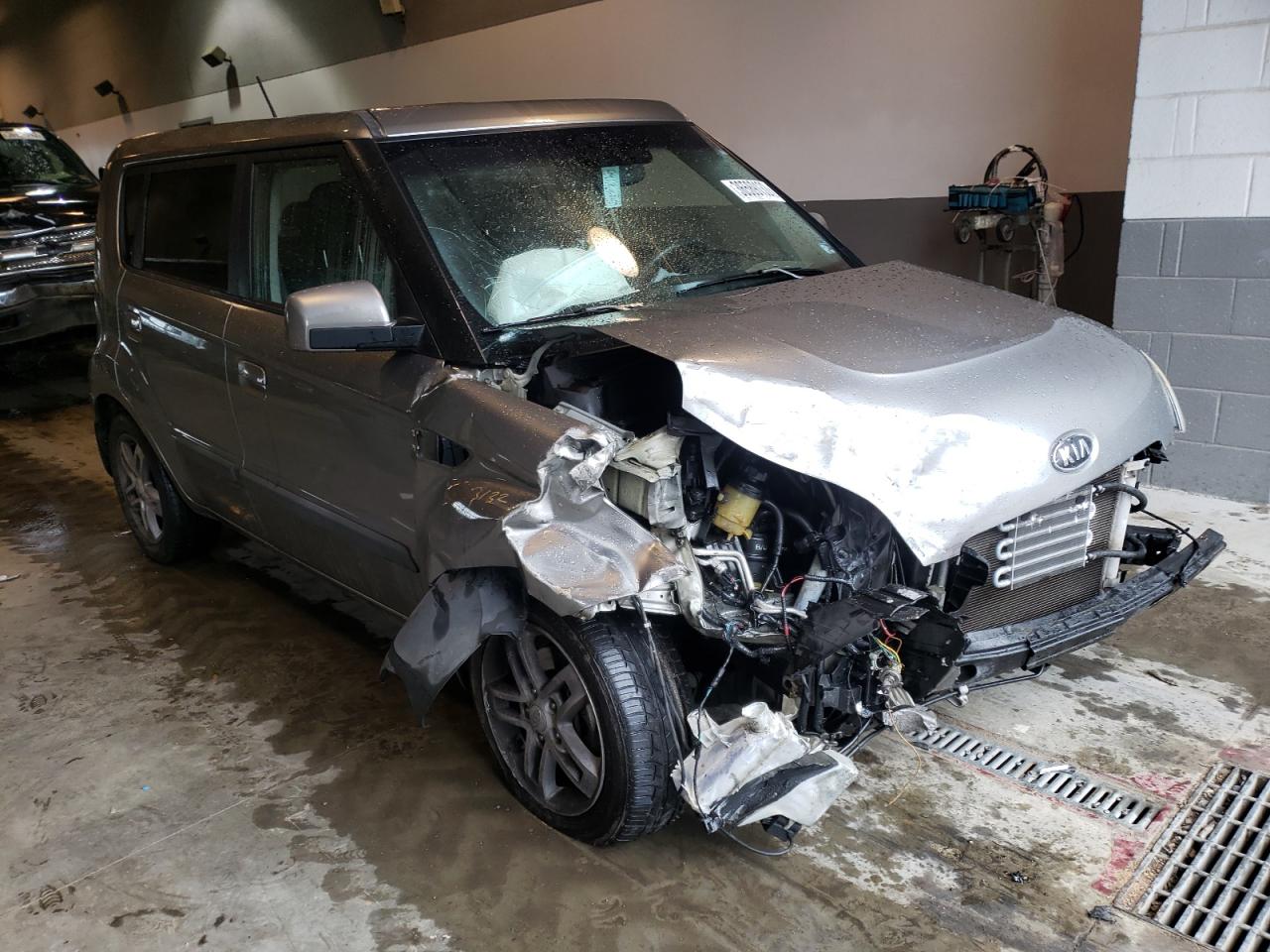 KIA SOUL + 2010 with VIN KNDJT2A28A7107202 - Photo from auction