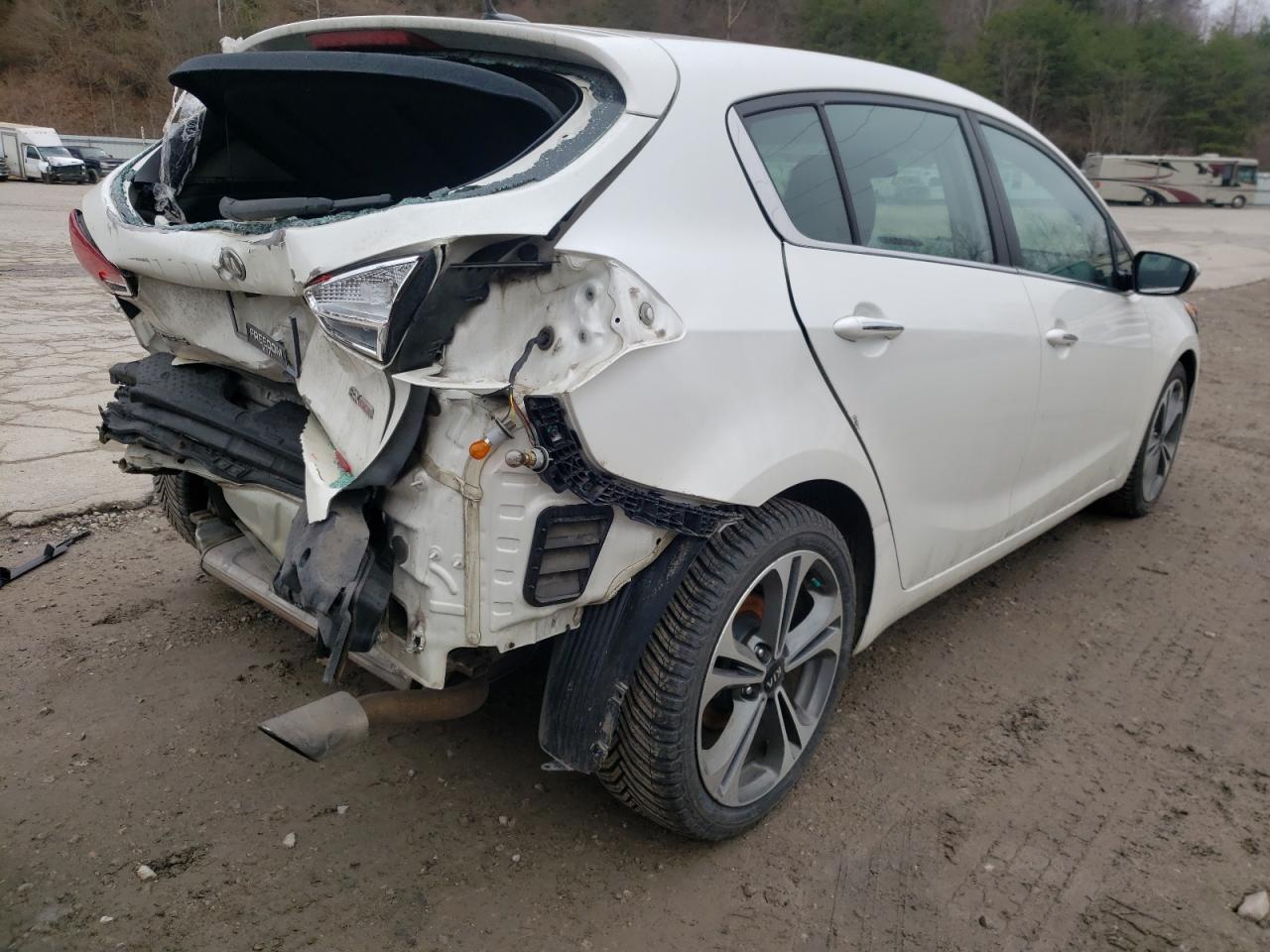 Photo 4 from auction – 2016 KIA FORTE EX with VIN KNAFX5A86G5627268