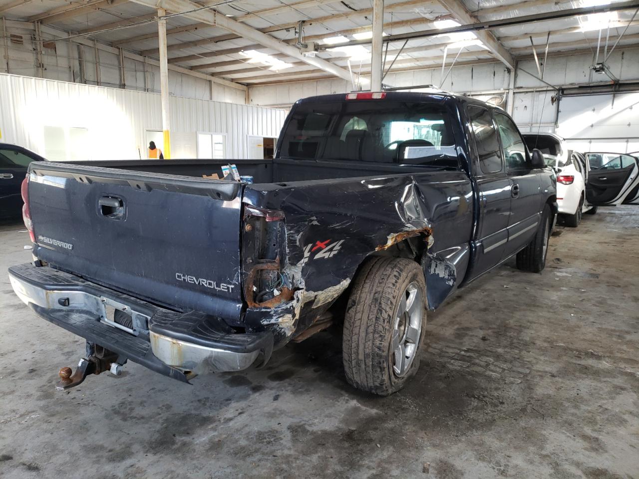 Photo 4 from auction – 2005 CHEVROLET SILVERADO with VIN 1GCEK19T95E174551