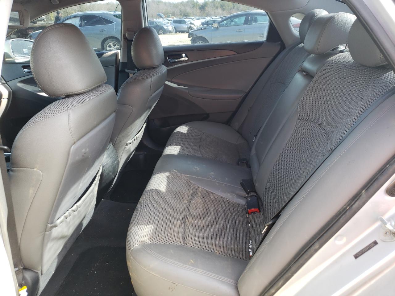 Photo 6 from auction – 2013 HYUNDAI SONATA SE with VIN 5NPEC4AB2DH533027
