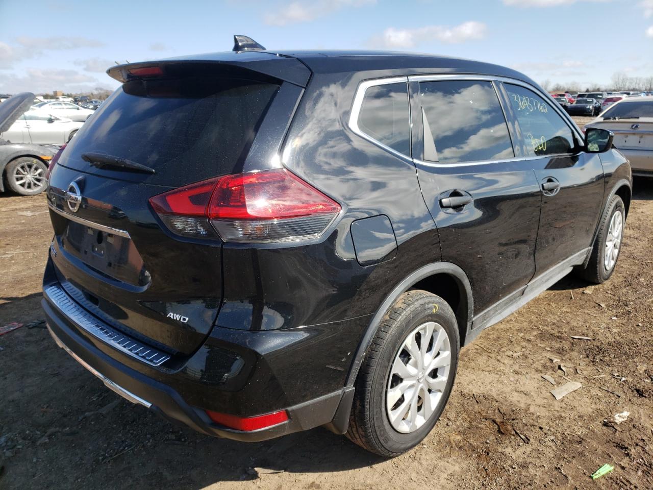 Photo 4 from auction – 2018 NISSAN ROGUE S with VIN KNMAT2MV0JP526960