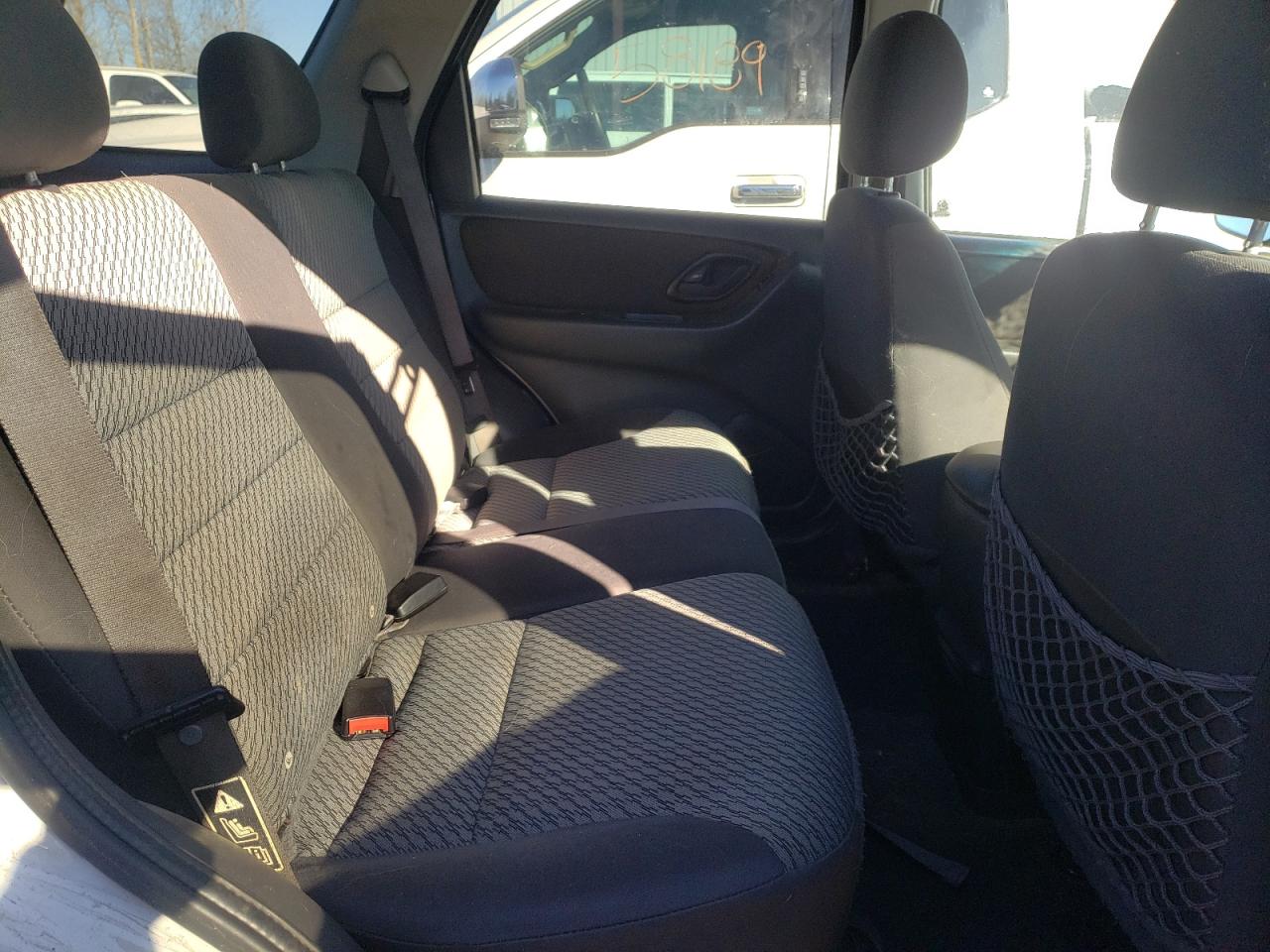 Photo 6 from auction – 2004 FORD ESCAPE XLT with VIN 1FMYU93174KA61609