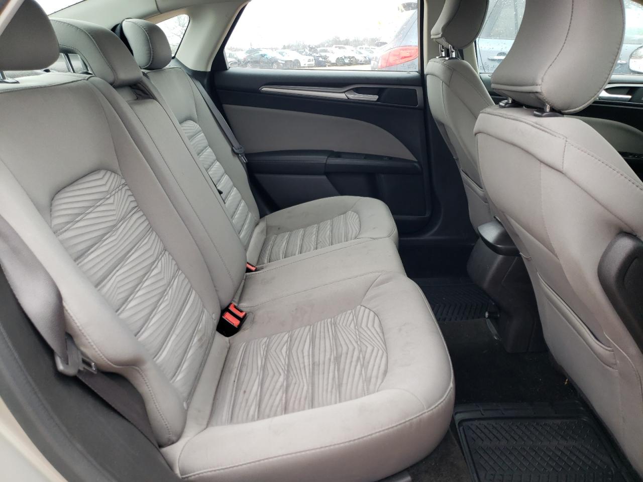 Photo 6 from auction – 2016 FORD FUSION S with VIN 3FA6P0G77GR199587