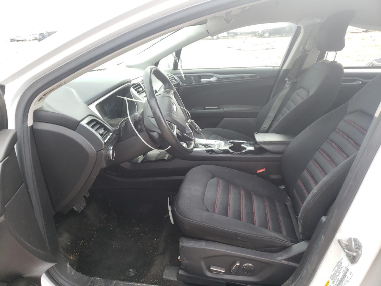 Photo 5 from auction – 2016 FORD FUSION SE with VIN 3FA6P0H98GR156814