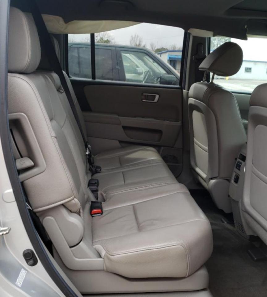 Photo 6 from auction – 2019 HONDA ACCORD LX with VIN 5FNYF3H53CB004178