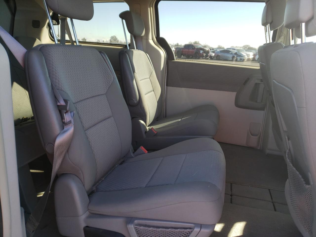Photo 6 from auction – 2010 DODGE GRAND CARA with VIN 2D4RN6DX3AR355788