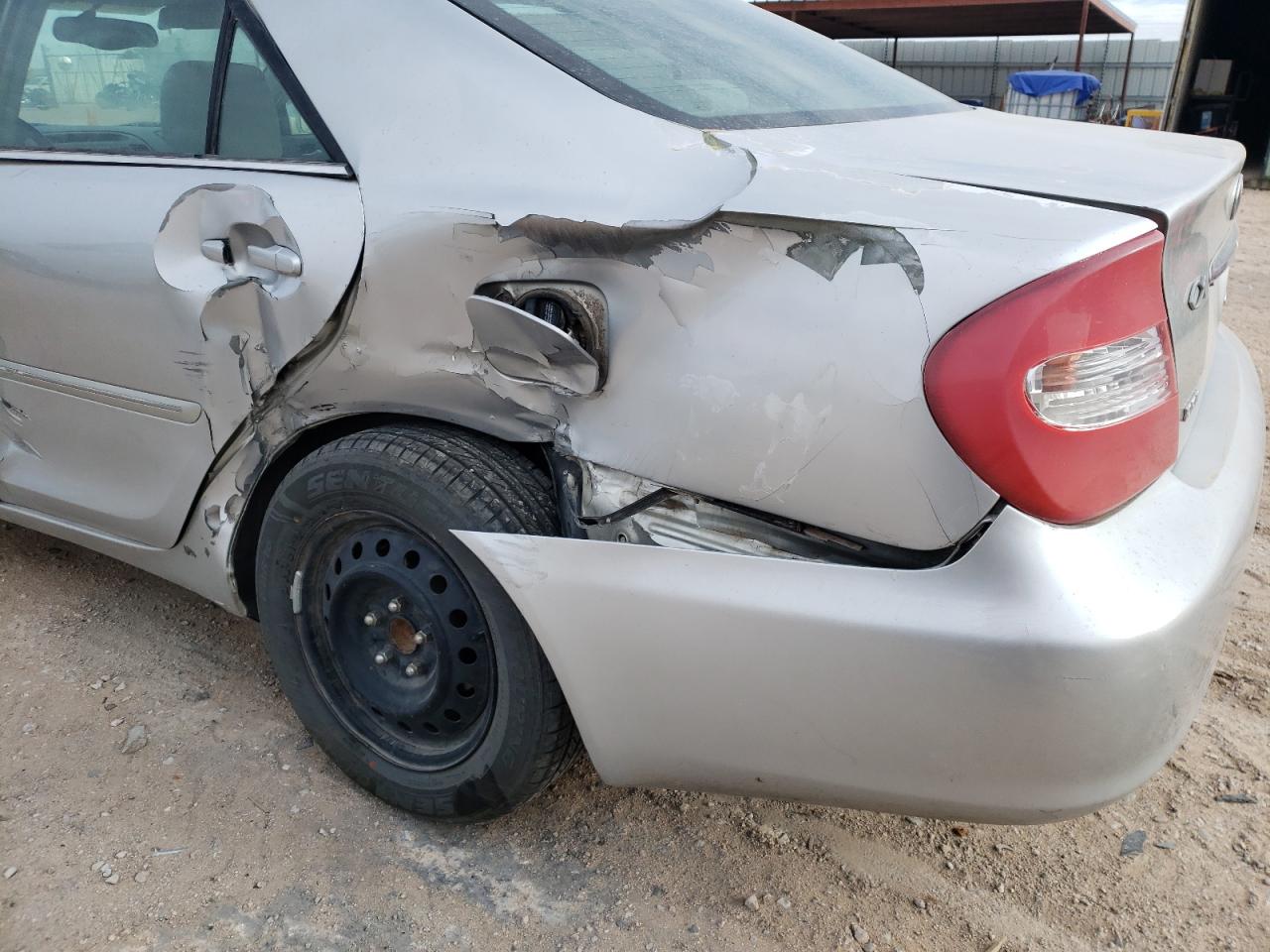 Photo 9 from auction – 2004 TOYOTA CAMRY LE with VIN 4T1BE32K74U930689