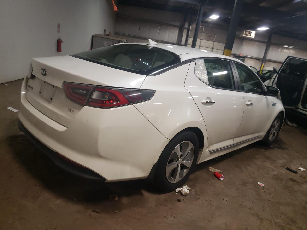 Photo 4 from auction – 2014 KIA OPTIMA HYB with VIN KNAGM4AD4E5075805
