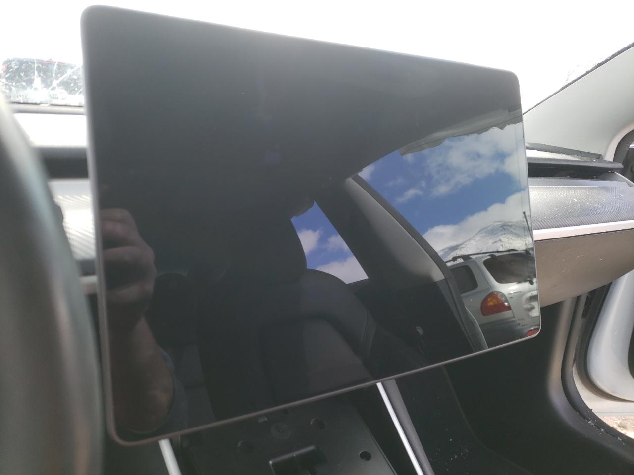Photo 8 from auction – 2018 TESLA MODEL 3 with VIN 5YJ3E1EA9JF038819