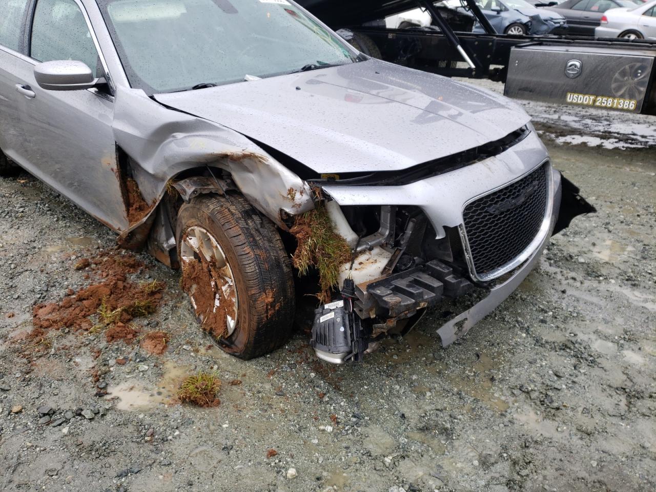 Photo 9 from auction – 2016 CHRYSLER 300 LIMITE with VIN 2C3CCAAG2GH161109