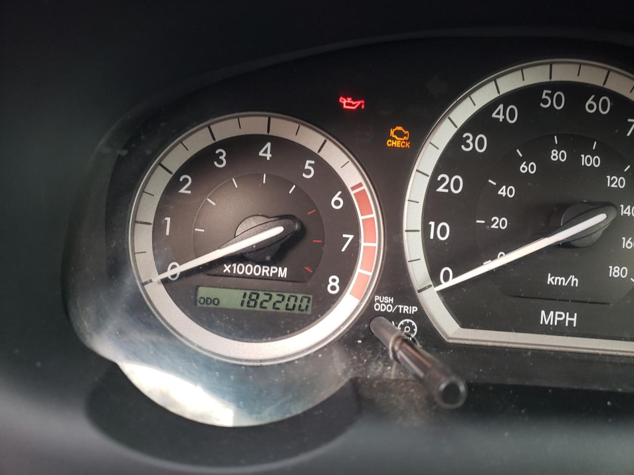 Photo 8 from auction – 2004 TOYOTA SIENNA with VIN 5TDZA23C84S172981