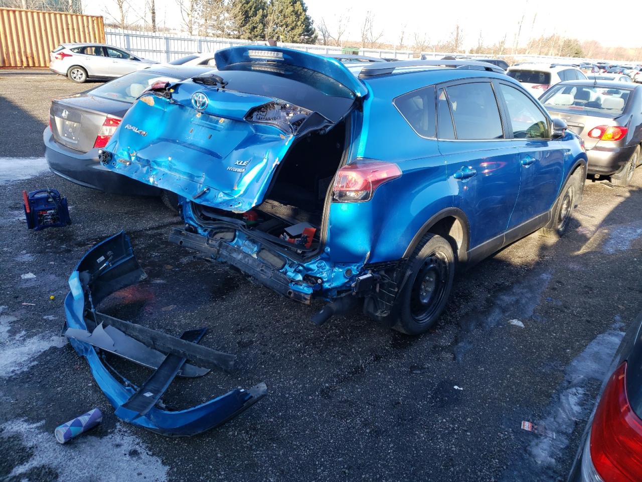 Photo 4 from auction – 2017 TOYOTA RAV4 HV LE with VIN JTMRJREV7HD098588