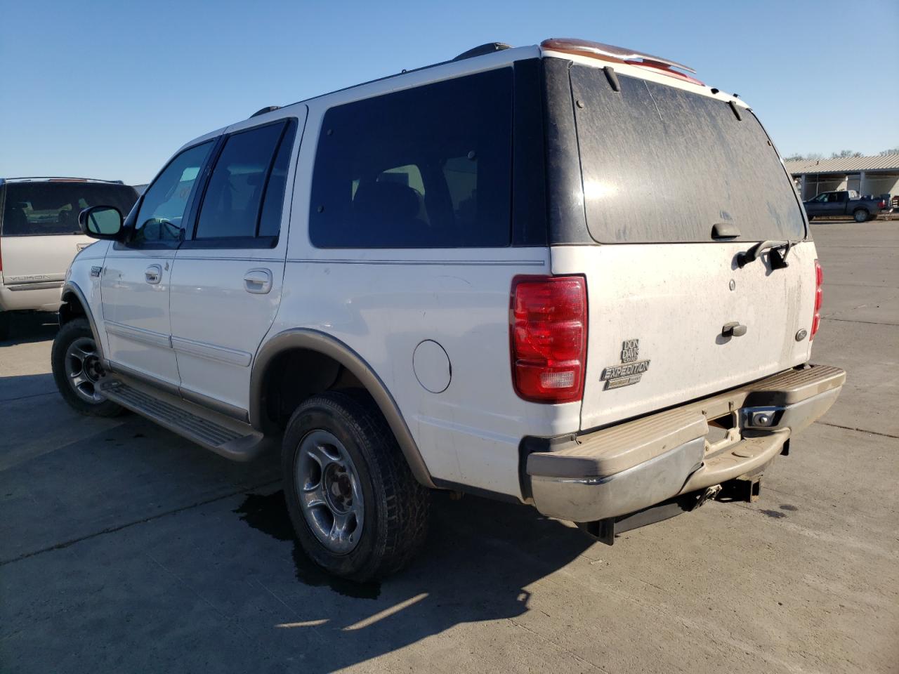 Photo 3 from auction – 2000 FORD EXPEDITION with VIN 1FMPU18L2YLA77160