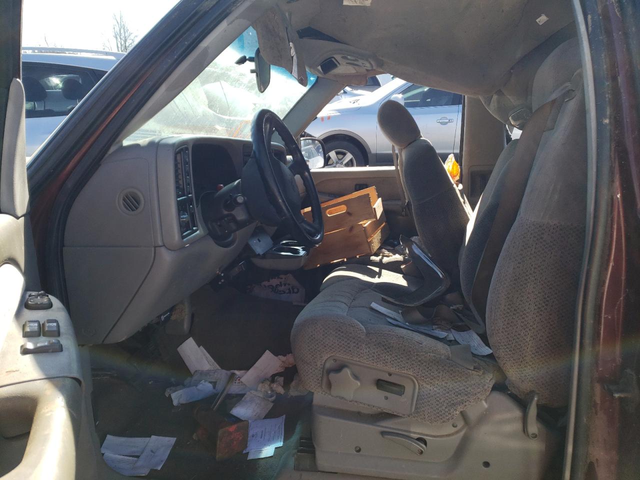 Photo 5 from auction – 1999 CHEVROLET SILVERADO with VIN 1GCEK19T9XE103689