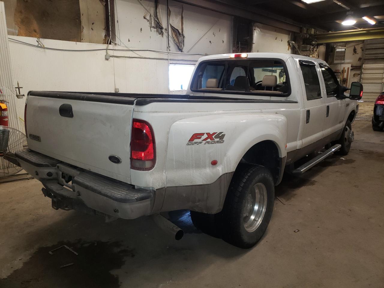 Photo 4 from auction – 2005 FORD F350 SUPER with VIN 1FTWW33P65EC77068