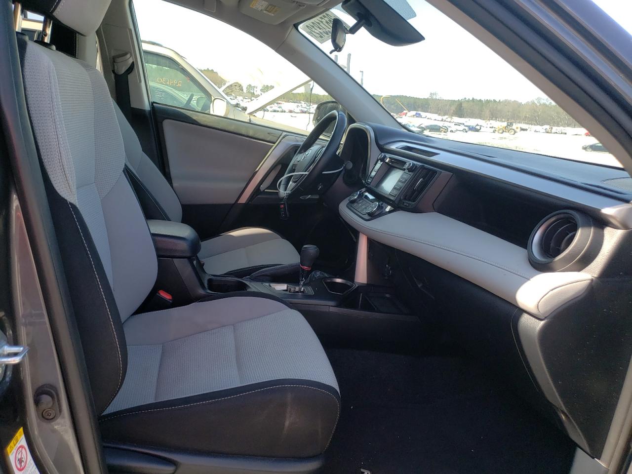 Photo 5 from auction – 2018 TOYOTA RAV4 ADVEN with VIN JTMWFREV3JD127031