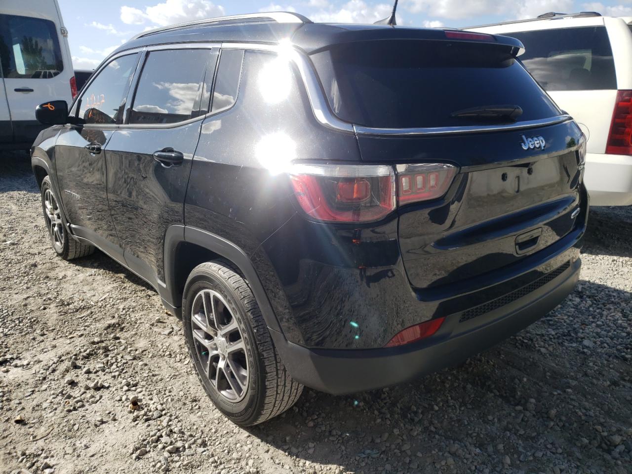 Photo 3 from auction – 2018 JEEP COMPASS LA with VIN 3C4NJCBB3JT494443