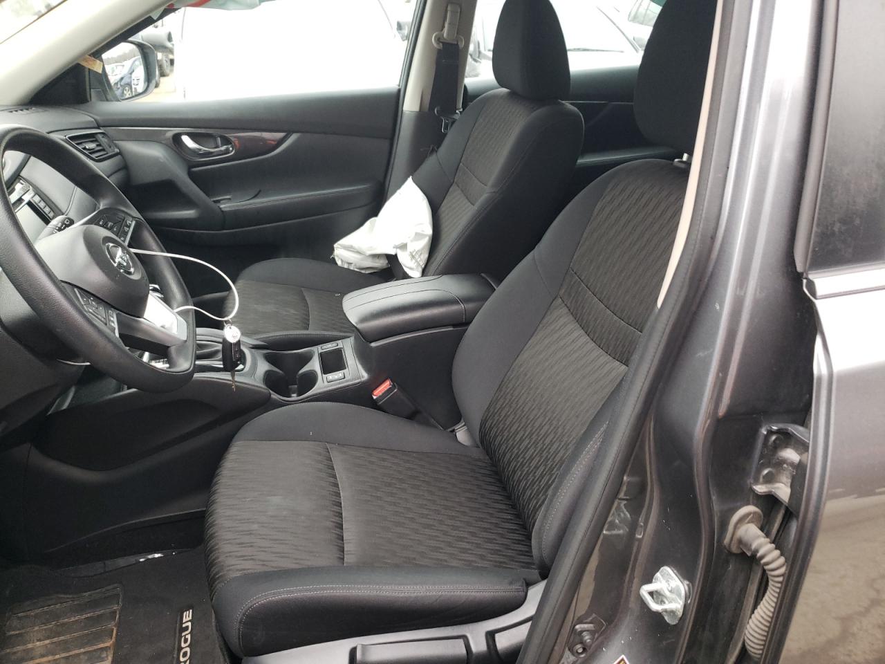 Photo 5 from auction – 2018 NISSAN ROGUE S with VIN 5N1AT2MT1JC767413