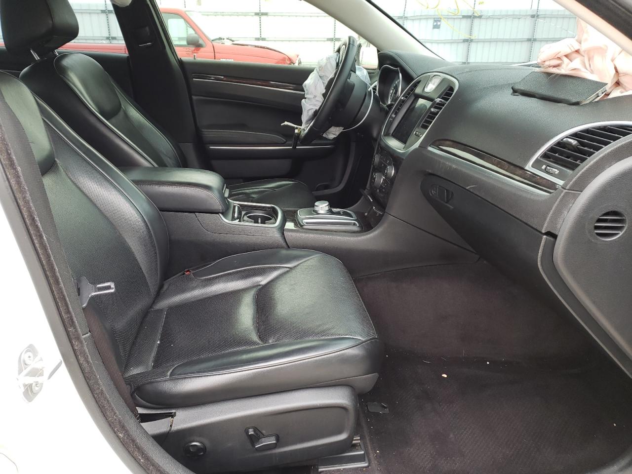 Photo 5 from auction – 2017 CHRYSLER 300C with VIN 2C3CCAEG4HH610091