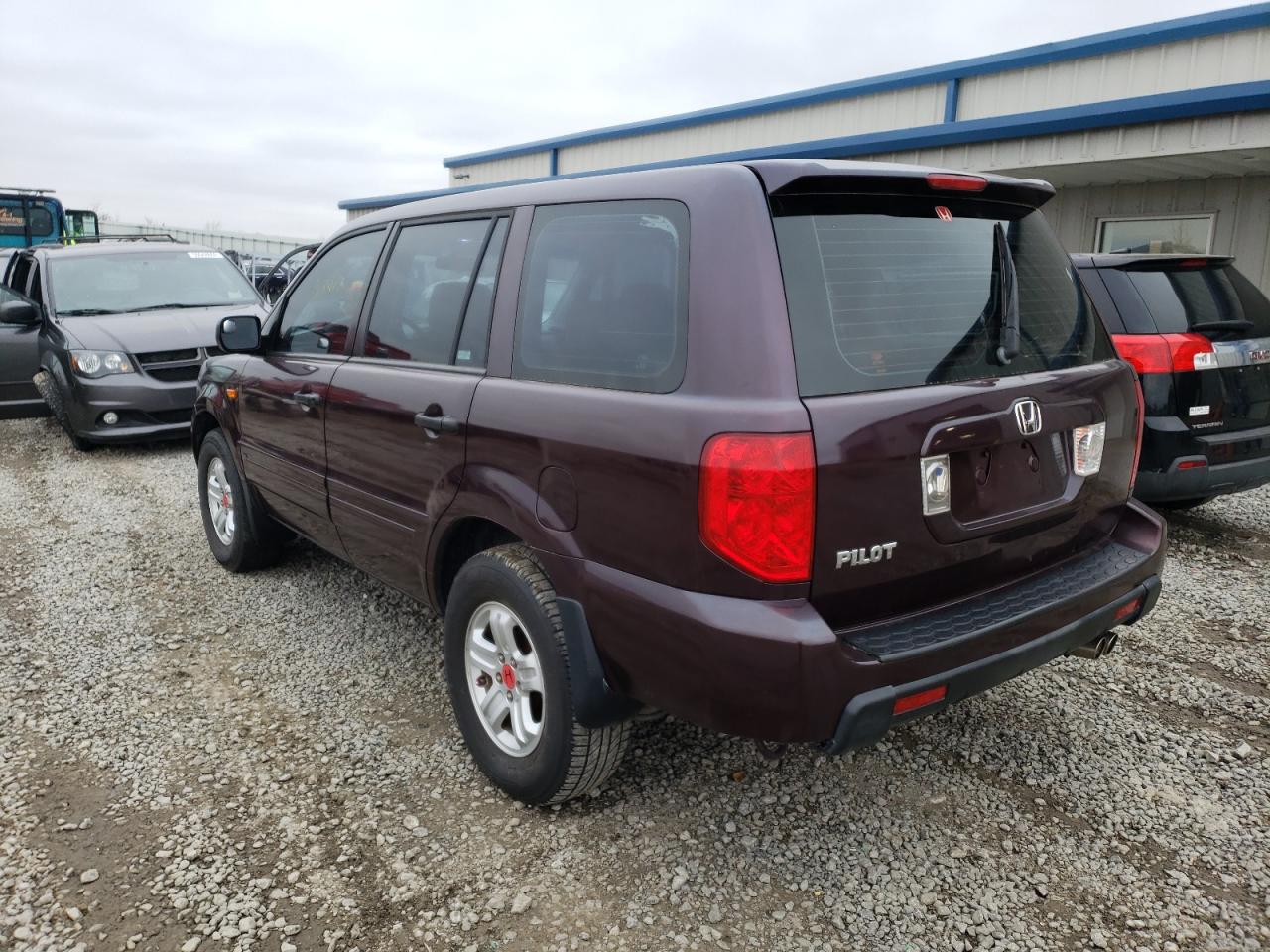 Photo 3 from auction – 2007 HONDA PILOT LX with VIN 5FNYF28137B002685