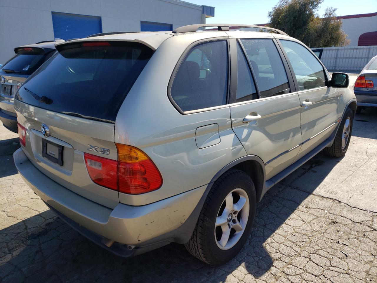 Foto 4 de la subasta – 2003 BMW X5 3.0I con VIN 5UXFA53553LV75689
