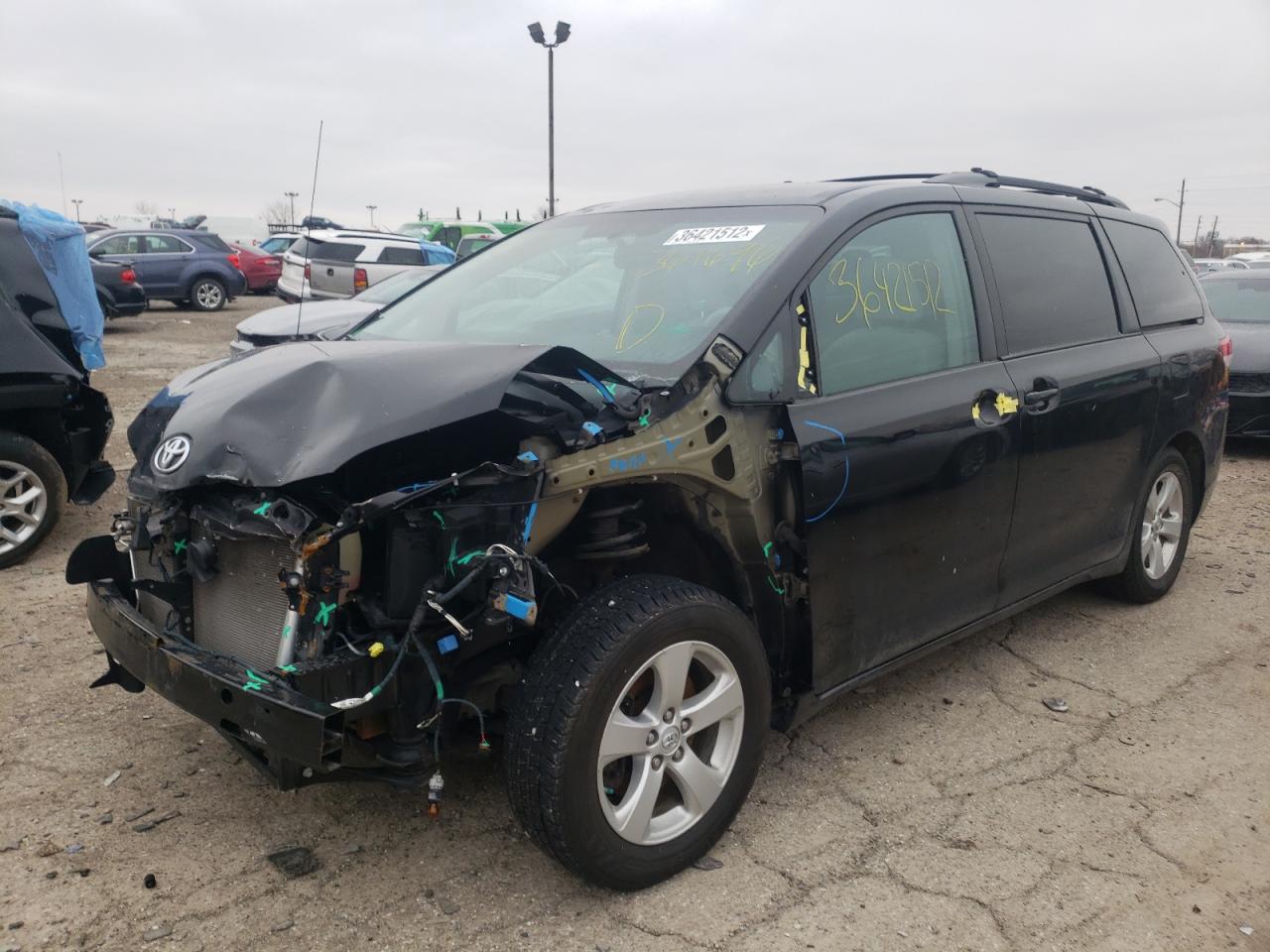 Photo 2 from auction – 2013 TOYOTA SIENNA LE with VIN 5TDKK3DC8DS361696