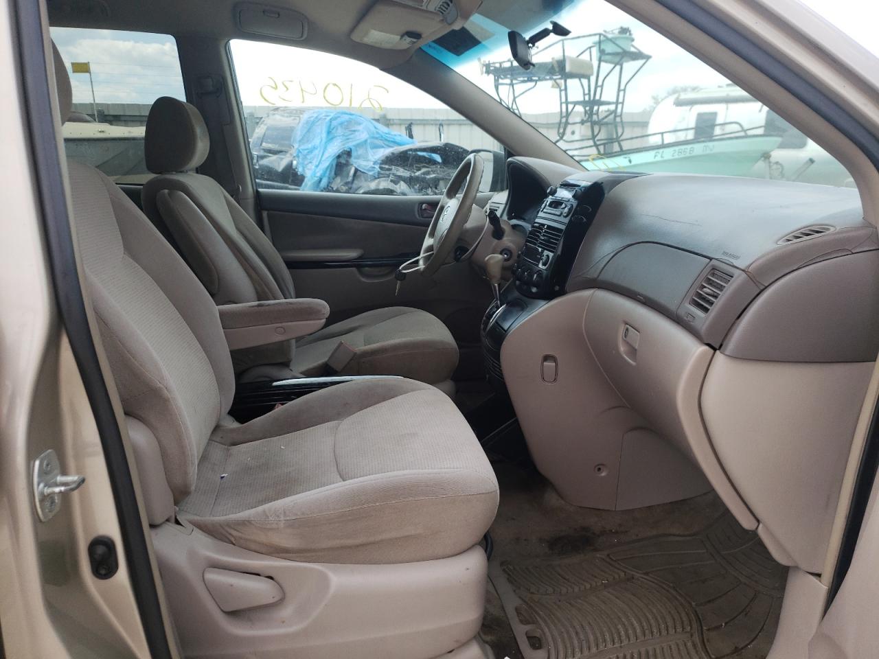 Photo 5 from auction – 2004 TOYOTA SIENNA CE with VIN 5TDZA23C44S034547