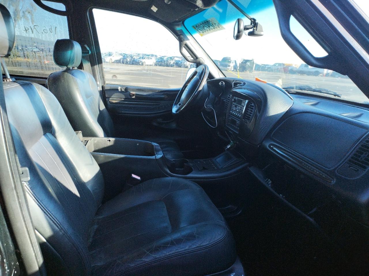 Photo 5 from auction – 2002 LINCOLN BLACKWOOD with VIN 5LTEW05A02KJ00187