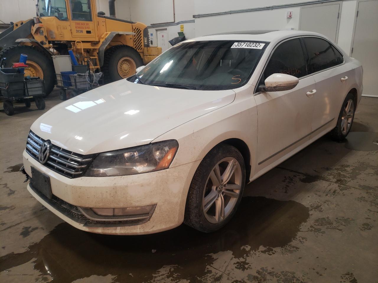 Photo 2 from auction – 2012 VOLKSWAGEN PASSAT SEL with VIN 1VWCN7A30CC102141