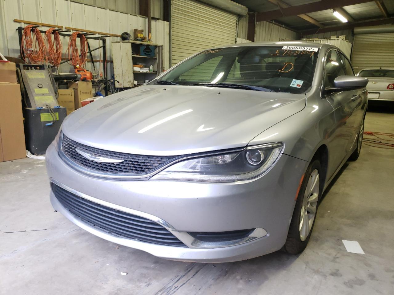 Photo 2 from auction – 2015 CHRYSLER 200 LIMITE with VIN 1C3CCCAB7FN576884