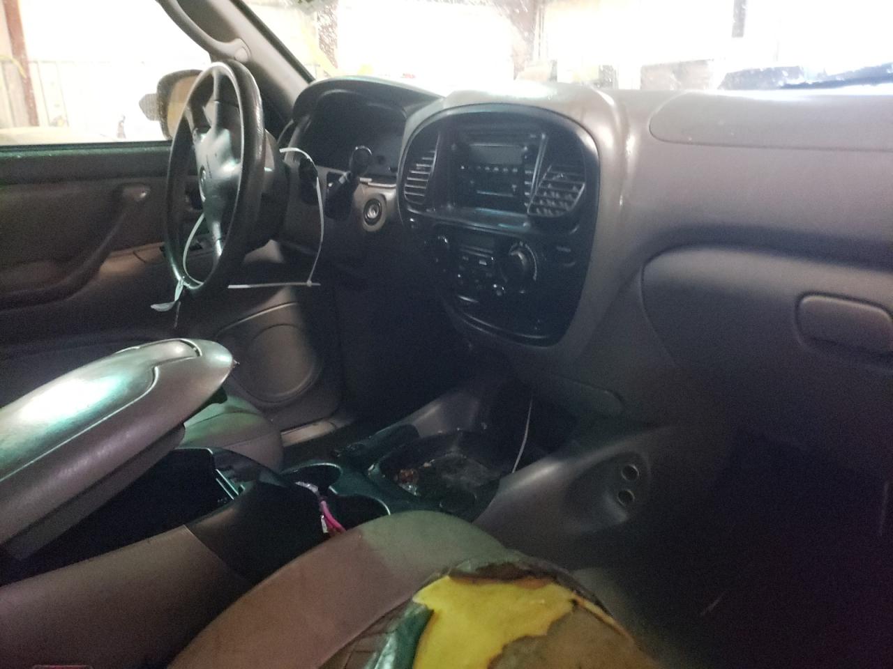 Photo 9 from auction – 2002 TOYOTA SEQUOIA SR with VIN 5TDZT34A12S098250