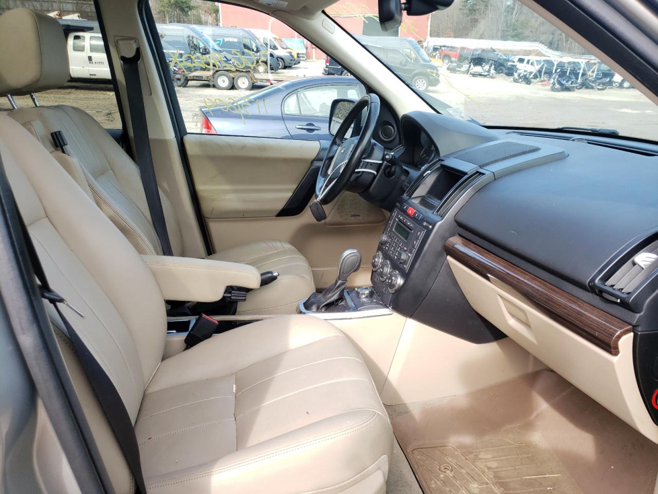 Photo 5 from auction – 2012 LAND ROVER LR2 HSE with VIN SALFR2BN1CH319880