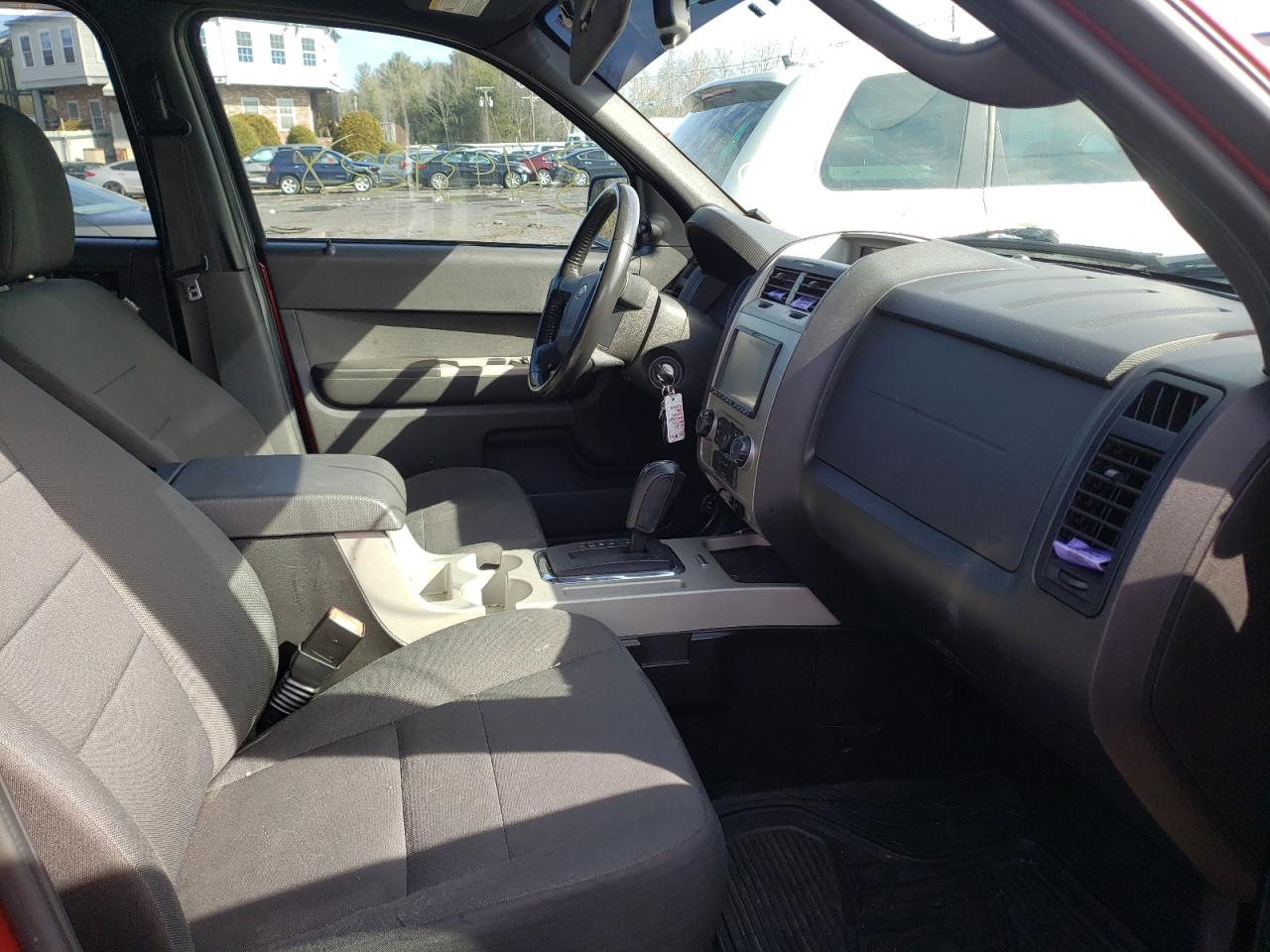 Photo 5 from auction – 2010 FORD ESCAPE XLT with VIN 1FMCU9DG2AKC70880