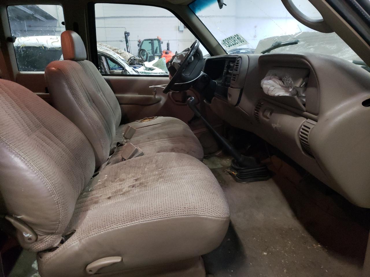 Photo 5 from auction – 1997 CHEVROLET GMT-400 C1 with VIN 2GCEC19W0V1124758