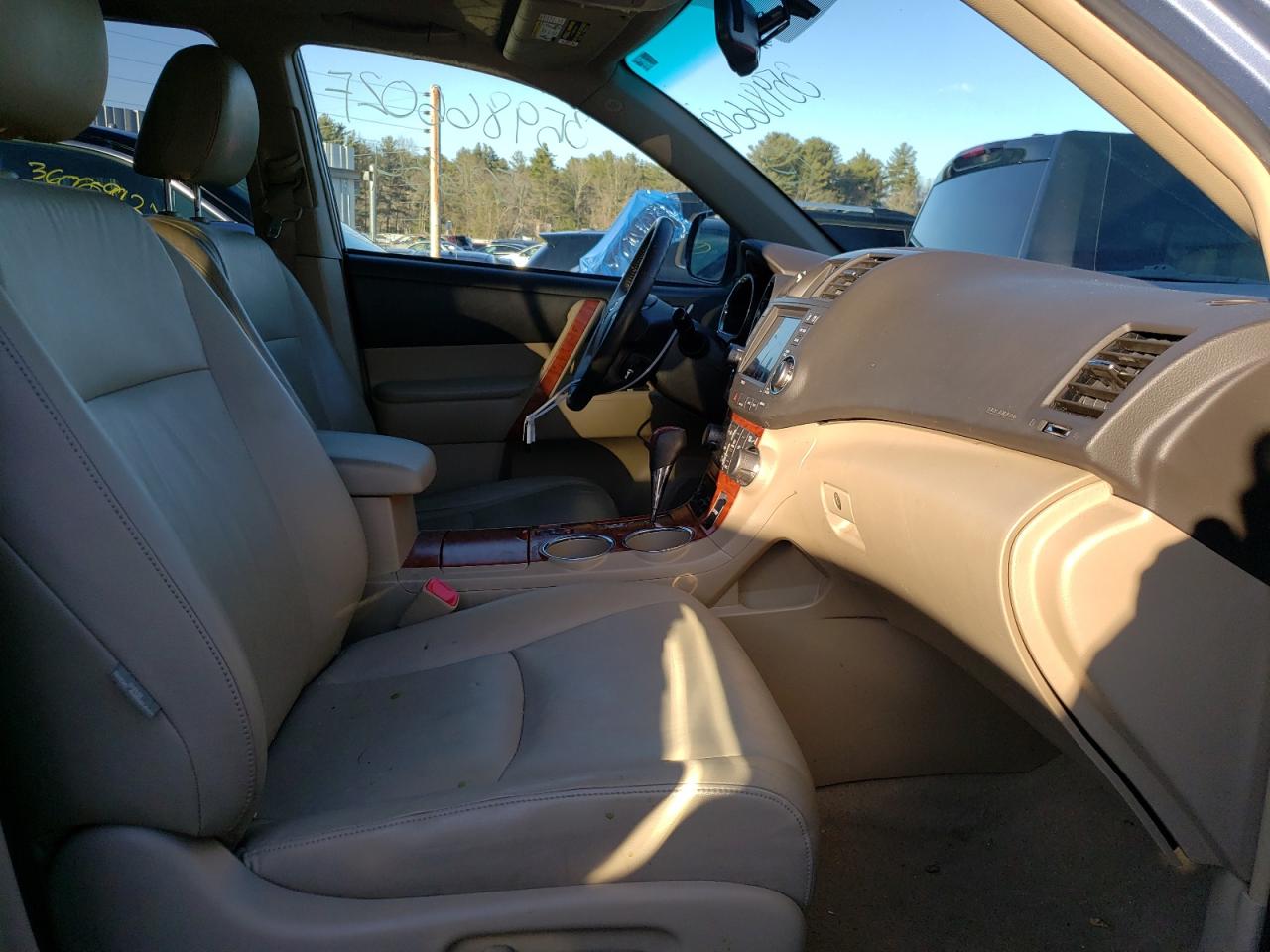 Photo 5 from auction – 2008 TOYOTA HIGHLANDER with VIN JTEDS42A782051323