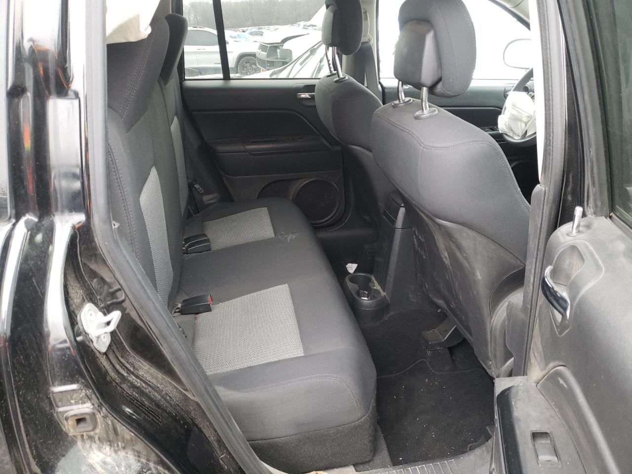 Photo 6 from auction – 2010 JEEP COMPASS SP with VIN 1J4NT4FB0AD521673
