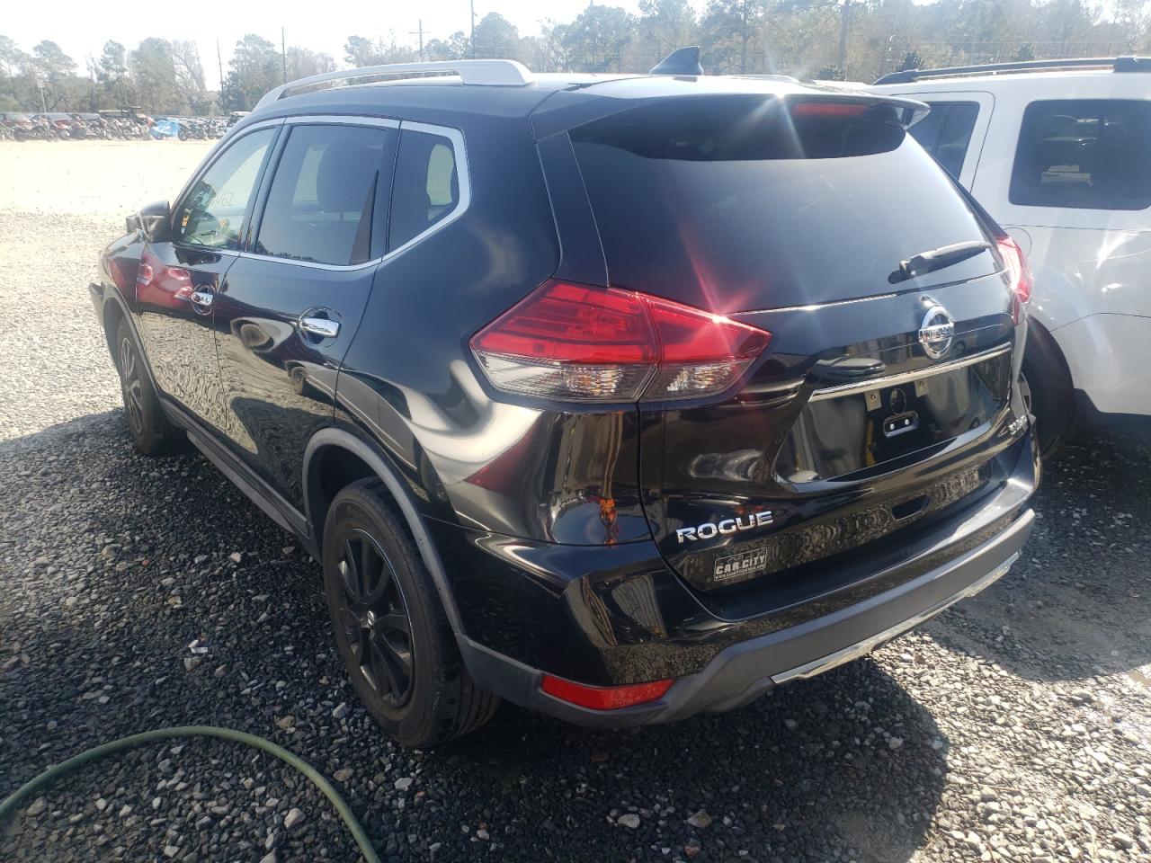 Photo 3 from auction – 2017 NISSAN ROGUE S with VIN KNMAT2MVXHP601223